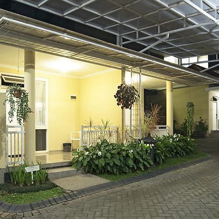 Riverstone Hotel & Cottage Batu  Exterior photo