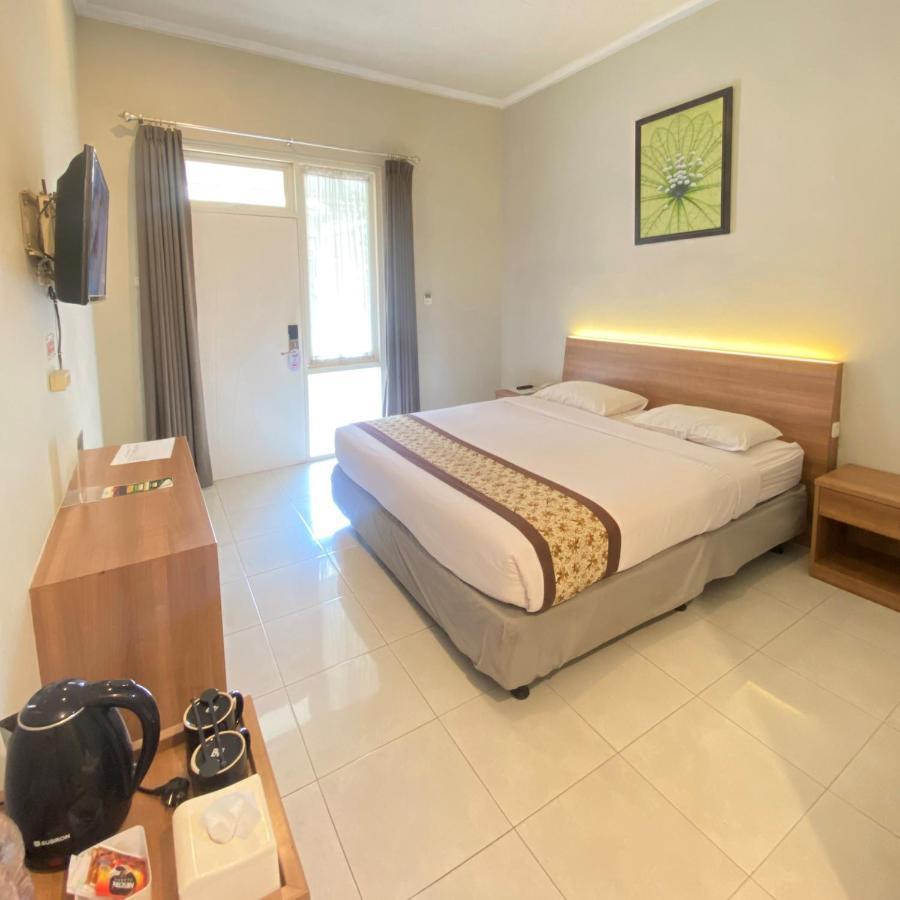 Riverstone Hotel & Cottage Batu  Exterior photo