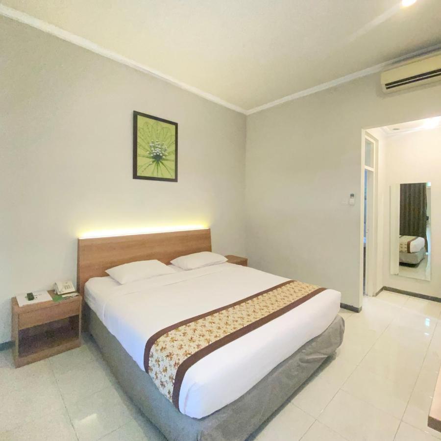 Riverstone Hotel & Cottage Batu  Exterior photo