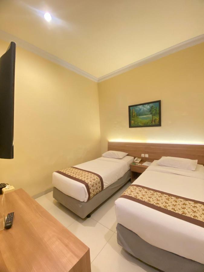 Riverstone Hotel & Cottage Batu  Exterior photo