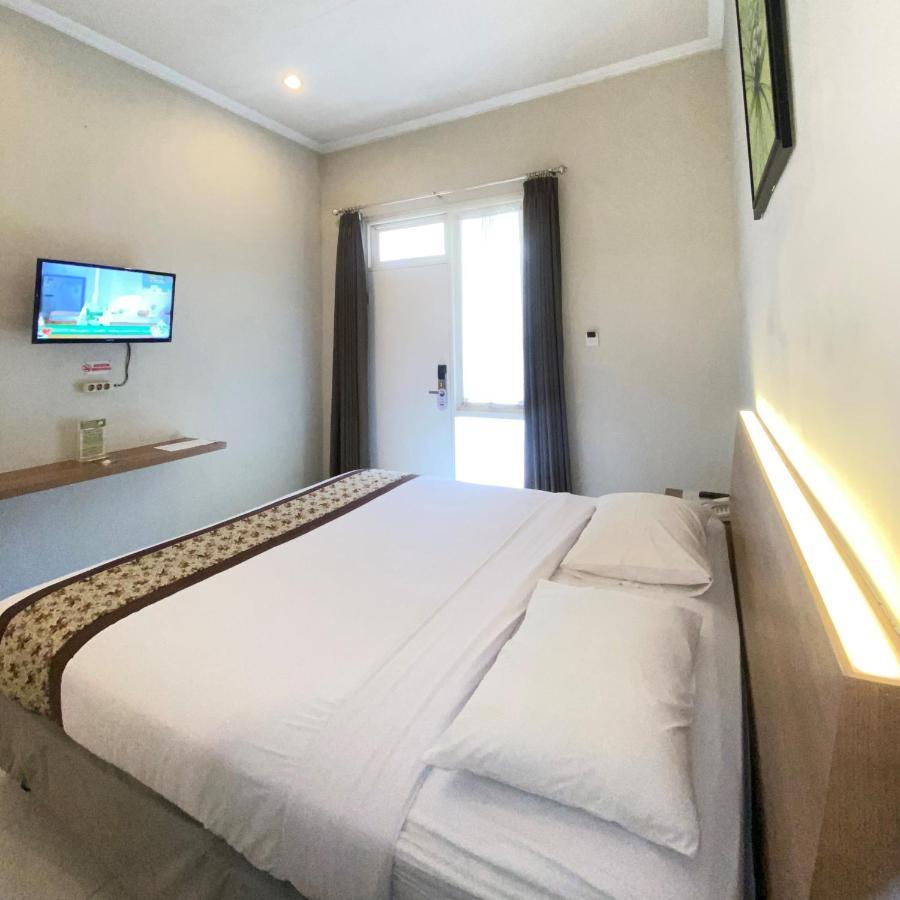 Riverstone Hotel & Cottage Batu  Exterior photo