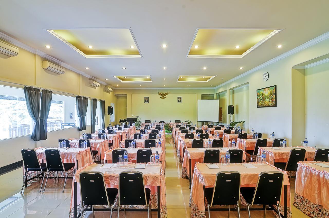 Riverstone Hotel & Cottage Batu  Exterior photo