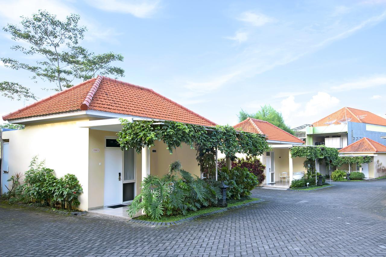 Riverstone Hotel & Cottage Batu  Exterior photo